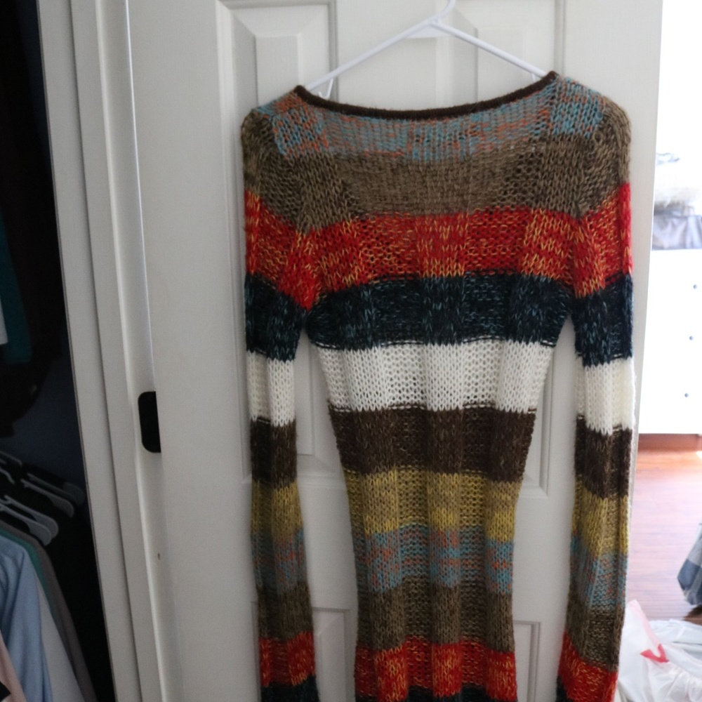 Sweater - Picture 4 of 4